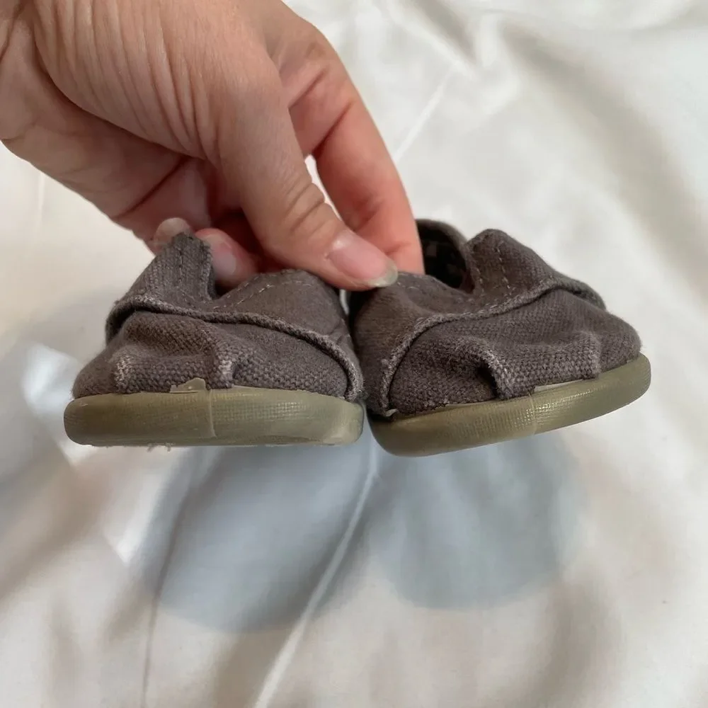 Baby Toms size T4 gray shoes